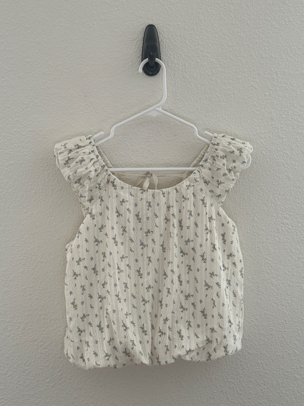 Passport Floral Bubble Hem Blouse Women Large White Blue Ruffle Strap Tie Back